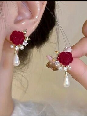 Red Floral Pearl Drop Earrings - Elegant Women Jewelry